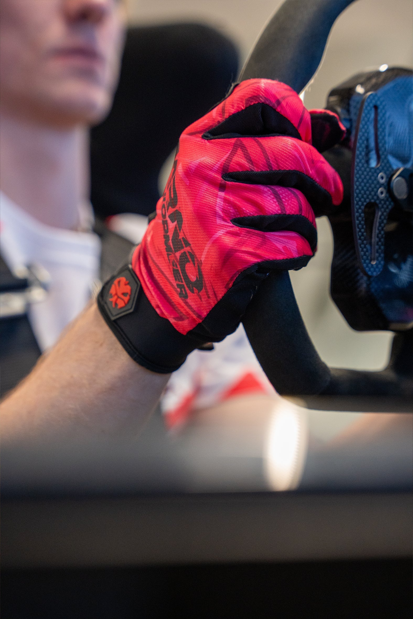 Sim Racing Gloves - APEX - Red Jarno Opmeer Store
